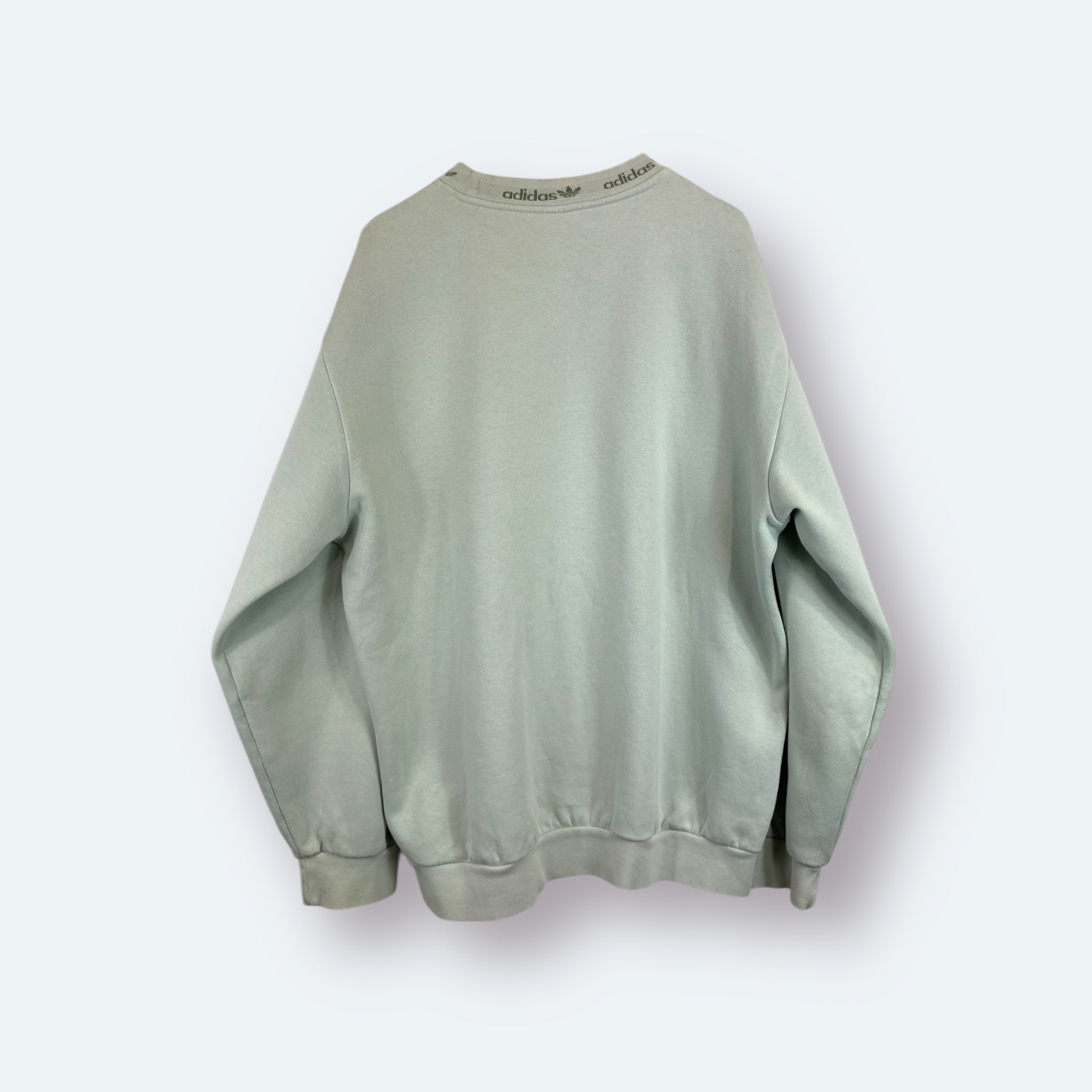 Adidas - Kragen und Ärmel verfärbt - Vinverse
