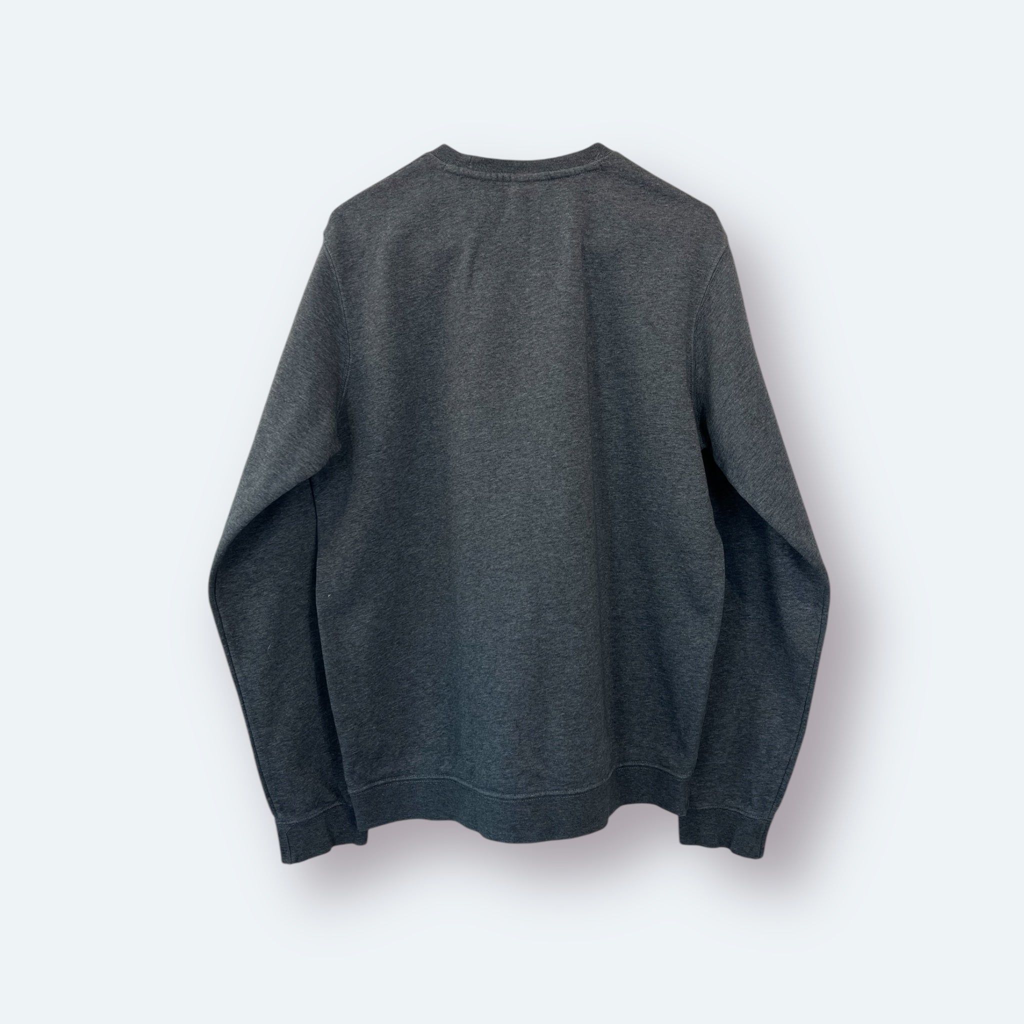 Nike Basic Sweater Small Logo bestickt M - Vinverse