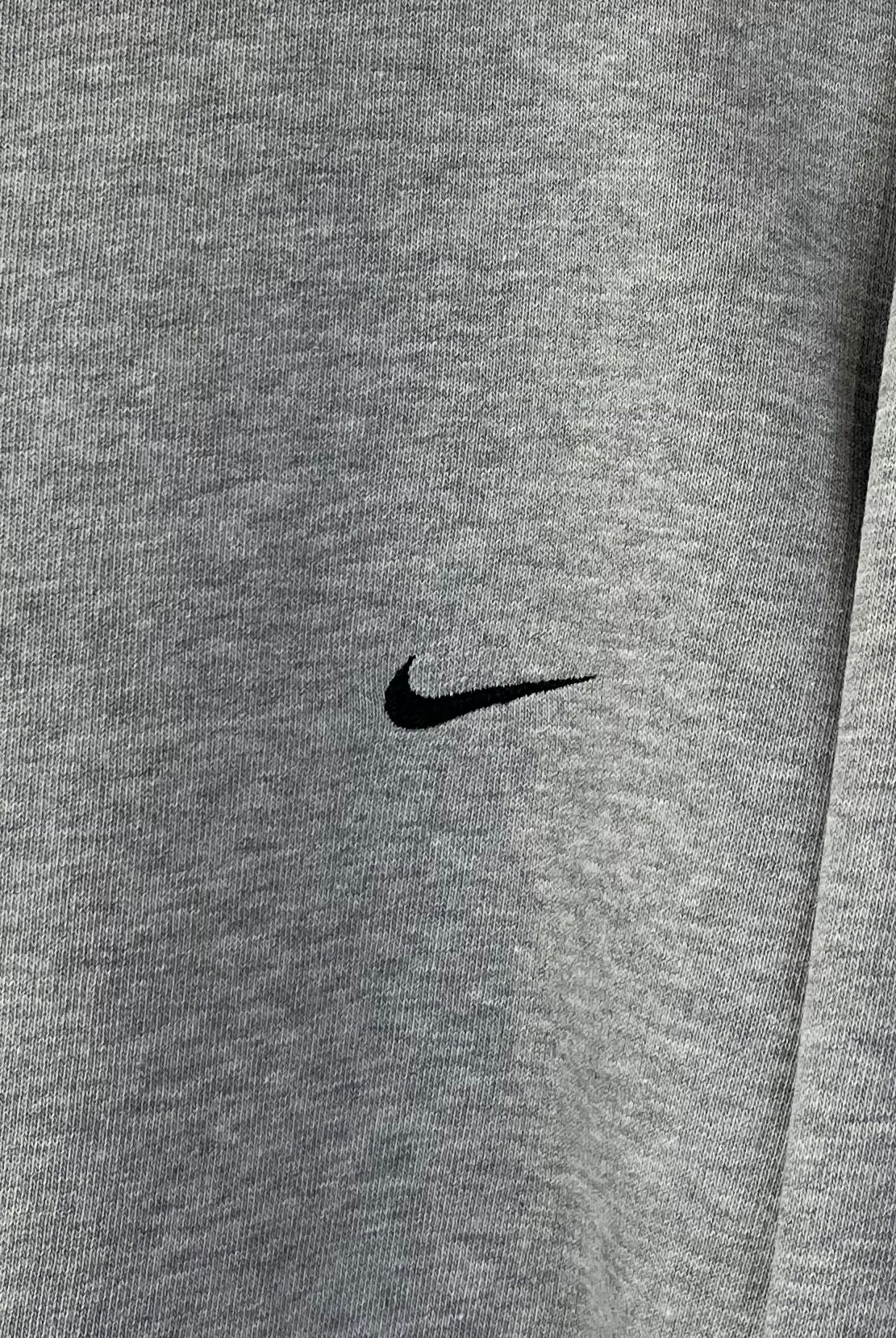 Nike 2000er Sweater kl. Logo bestickt M - Vinverse