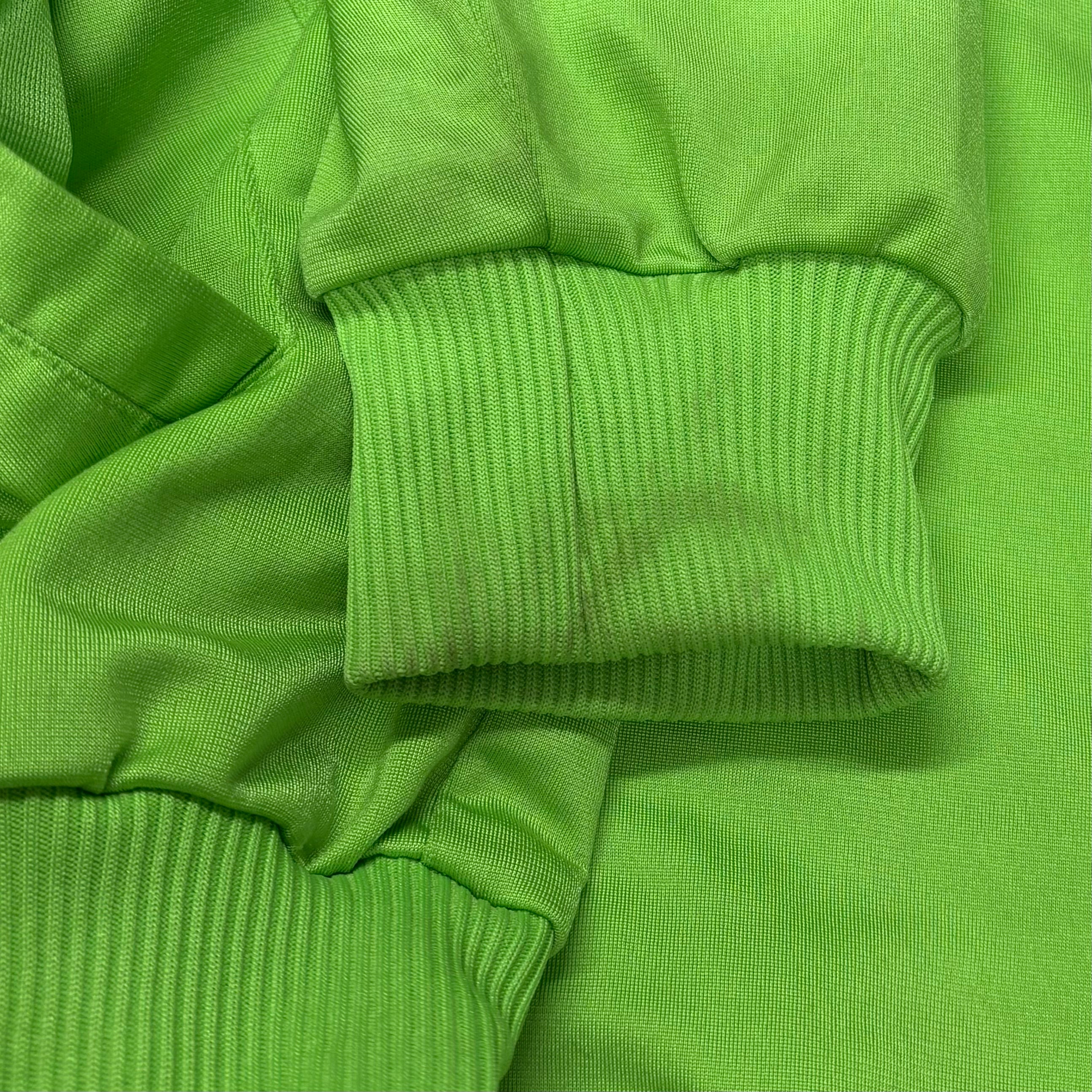 Adidas - Dreckig an den Ärmeln - Vinverse