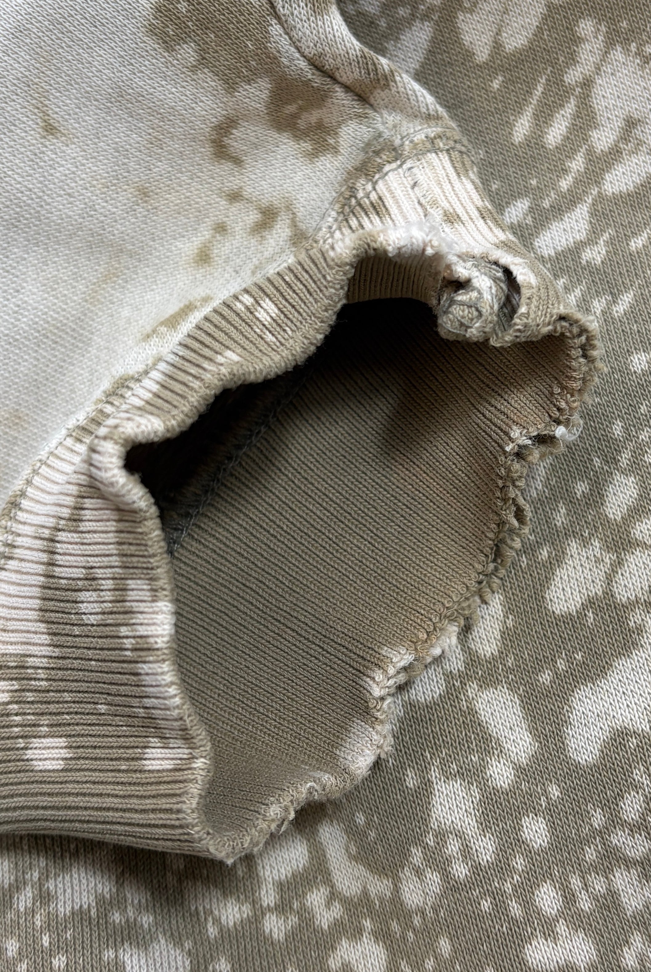 Nike 2000s Y2K Re:Bleach Sweater Distressed M - Vinverse