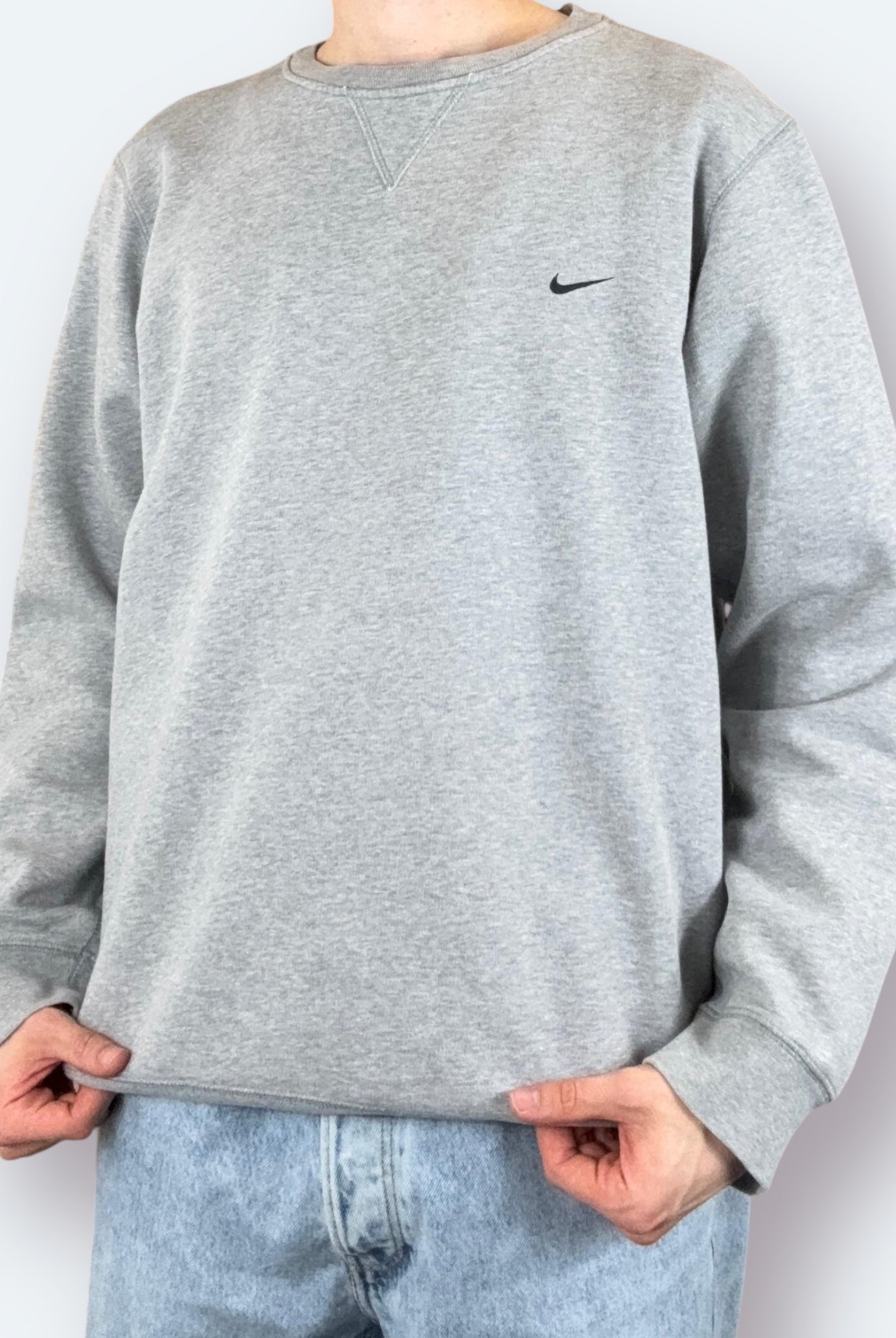 Nike 2000er Sweater kl. Logo bestickt M - Vinverse