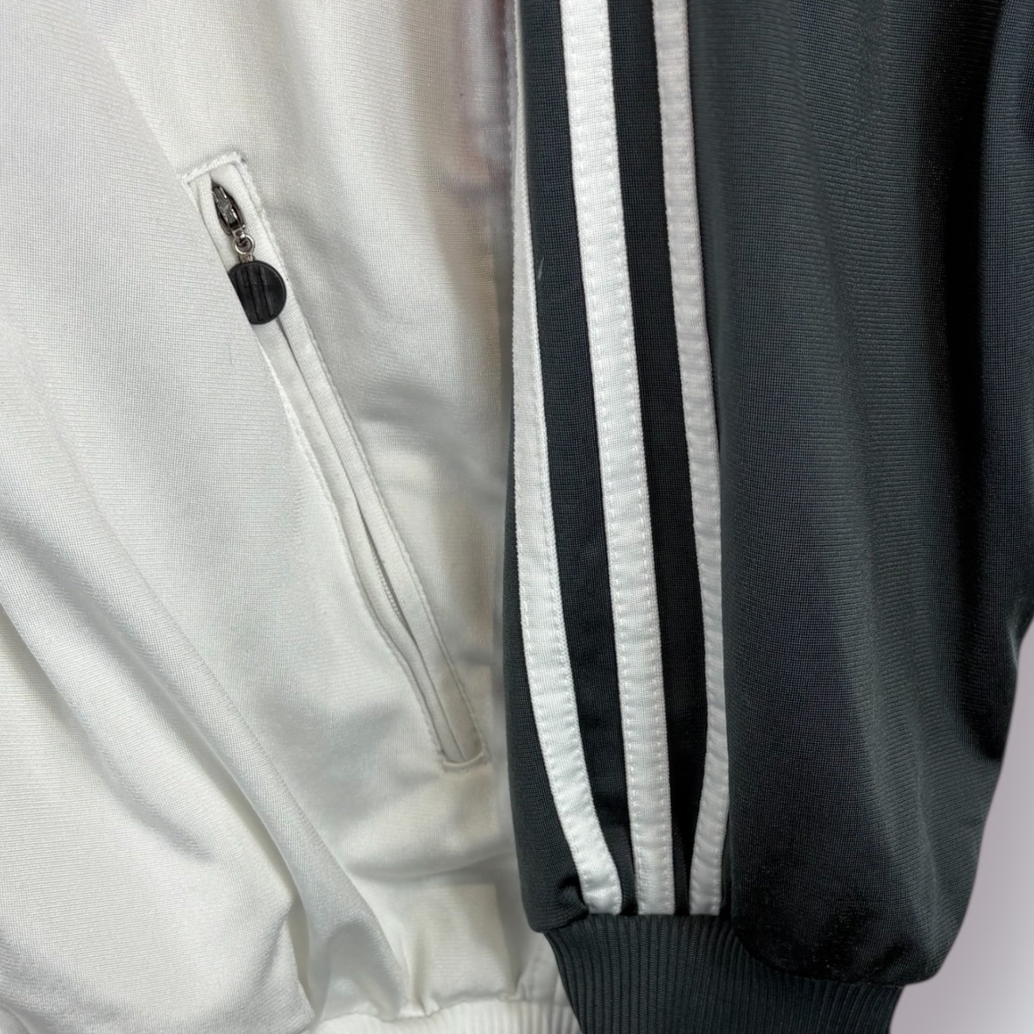 Adidas - Vinverse