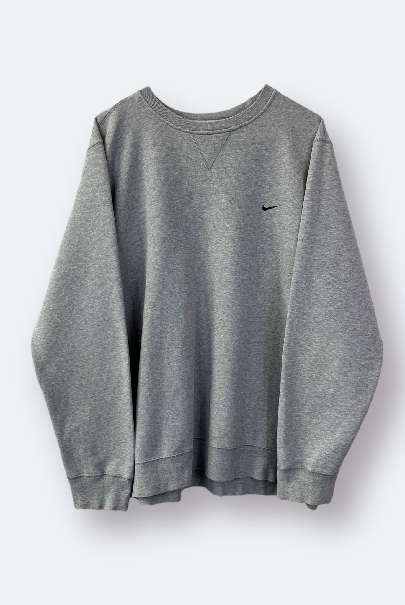 Nike 2000er Sweater kl. Logo bestickt M - Vinverse