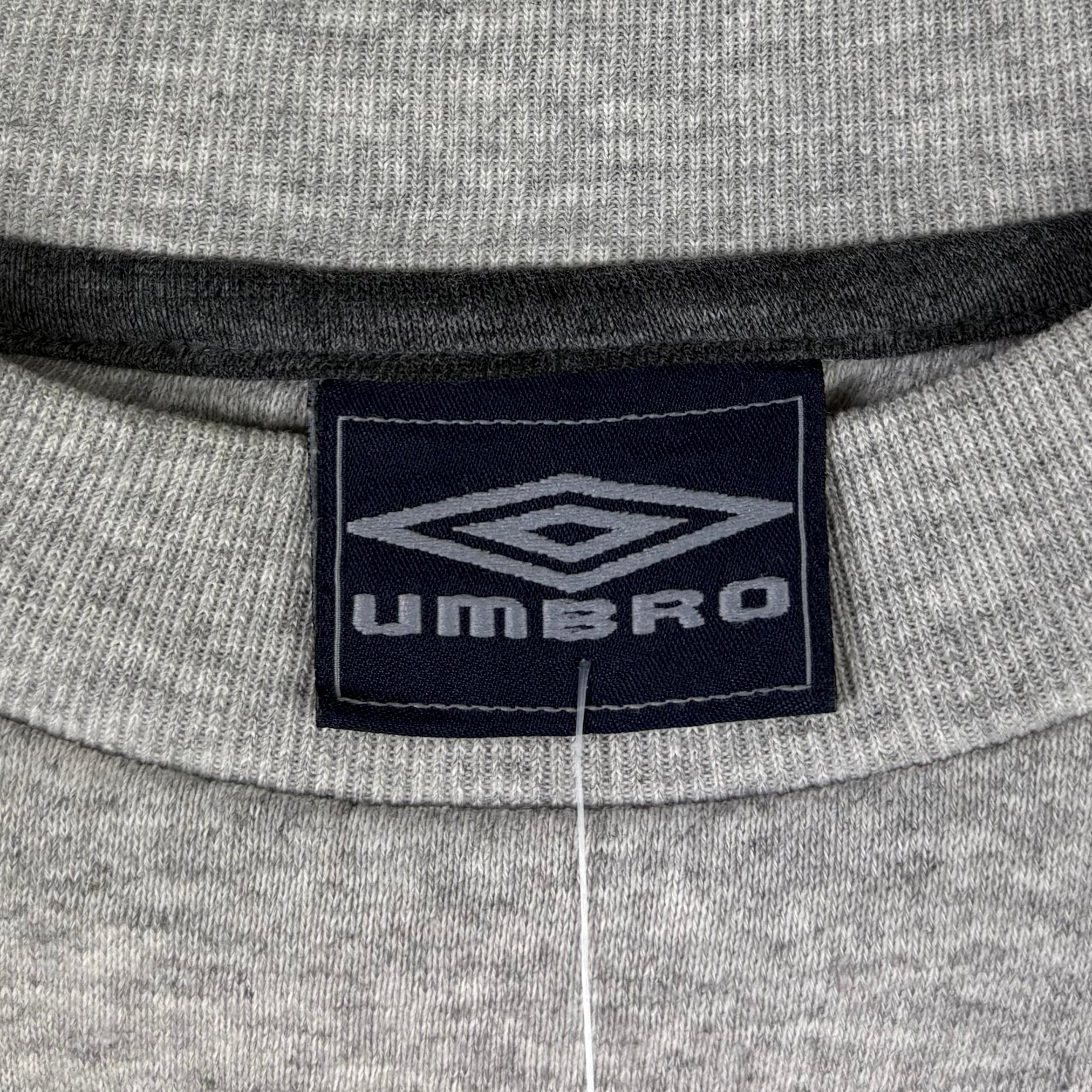 Umbro Sweater Small Logo Grau M - Vinverse