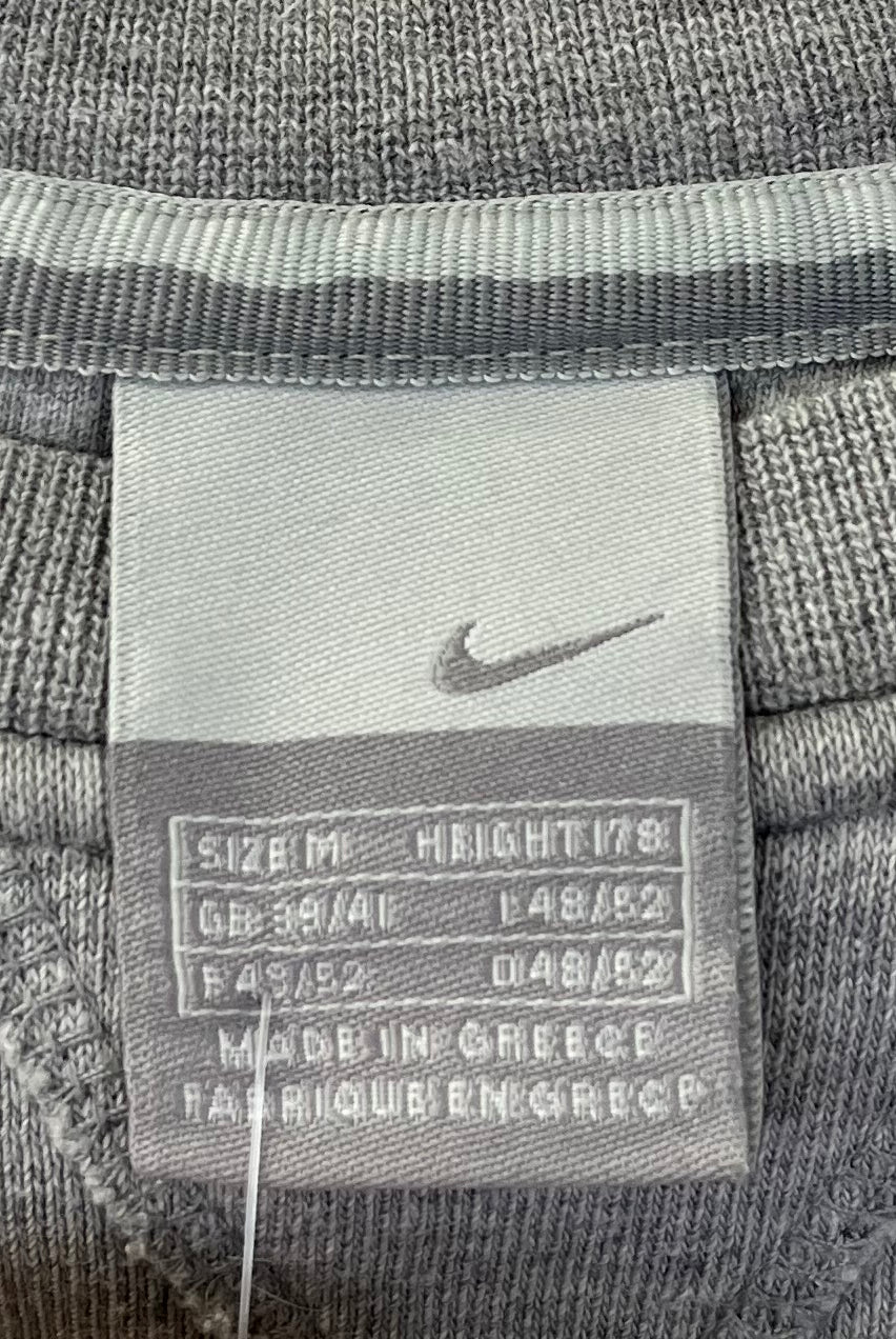Nike 2000er Sweater kl. Logo bestickt M - Vinverse