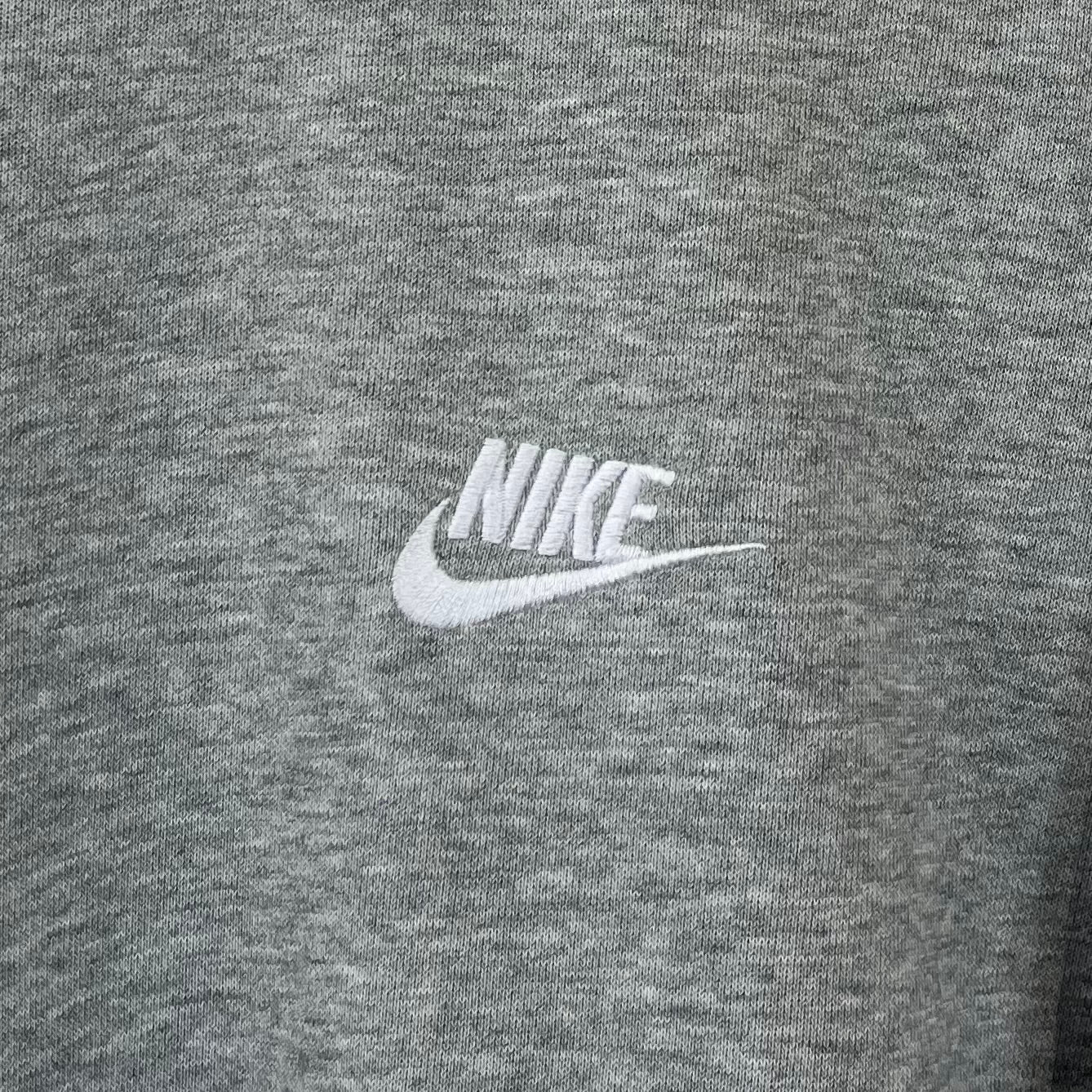 Nike Embroidered Basic Sweater Small Logo M - Vinverse