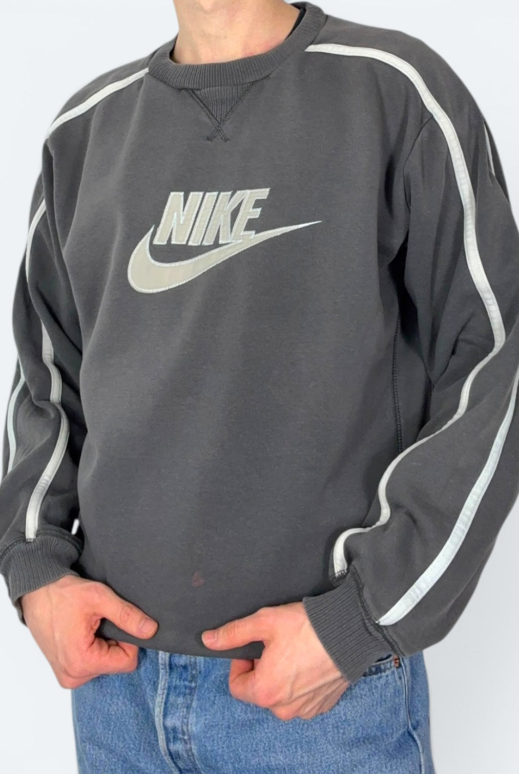 Nike Sweater 2000s Braun M - Vinverse
