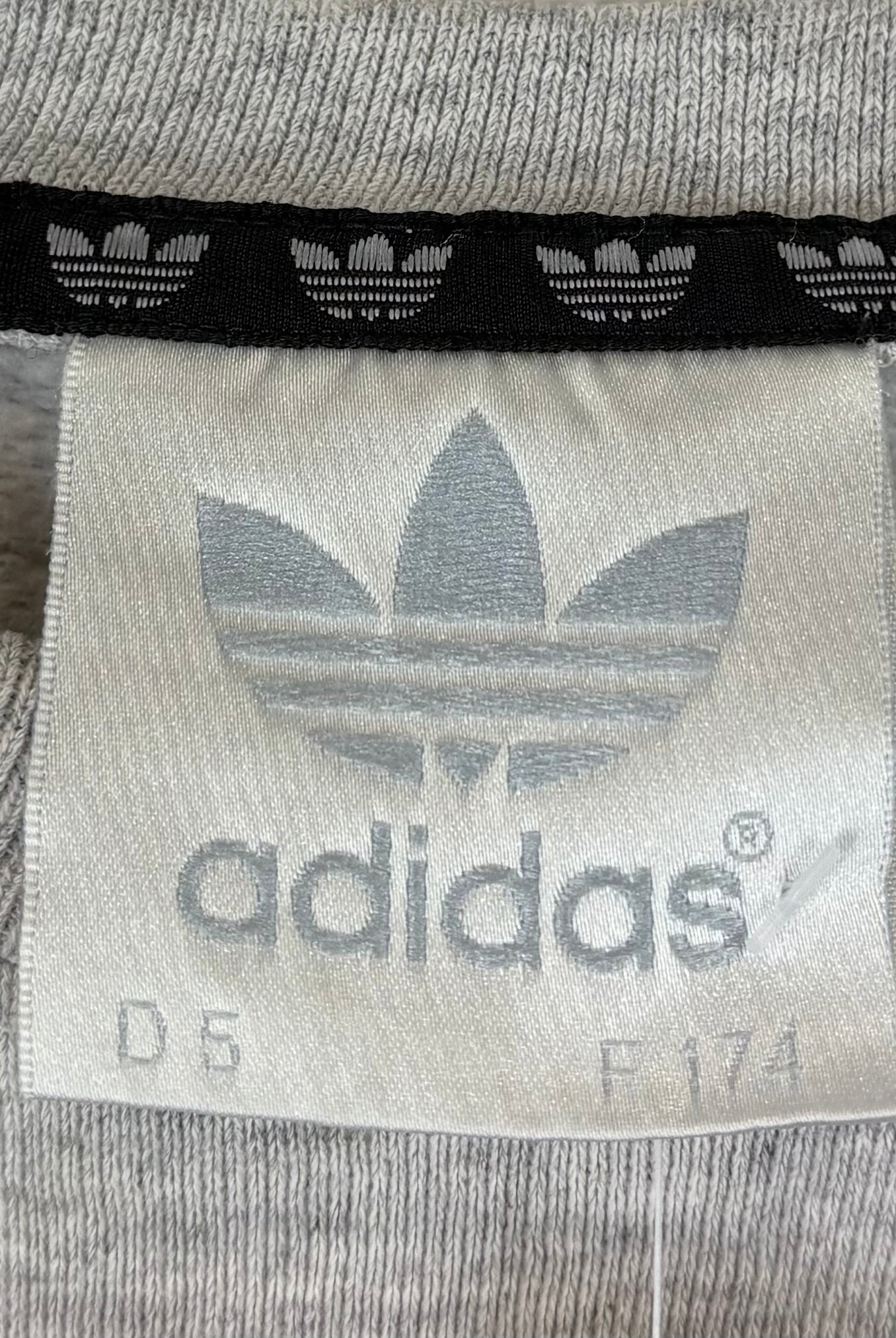Adidas 90s Vintage Trefoil Sweater Grau M - Vinverse