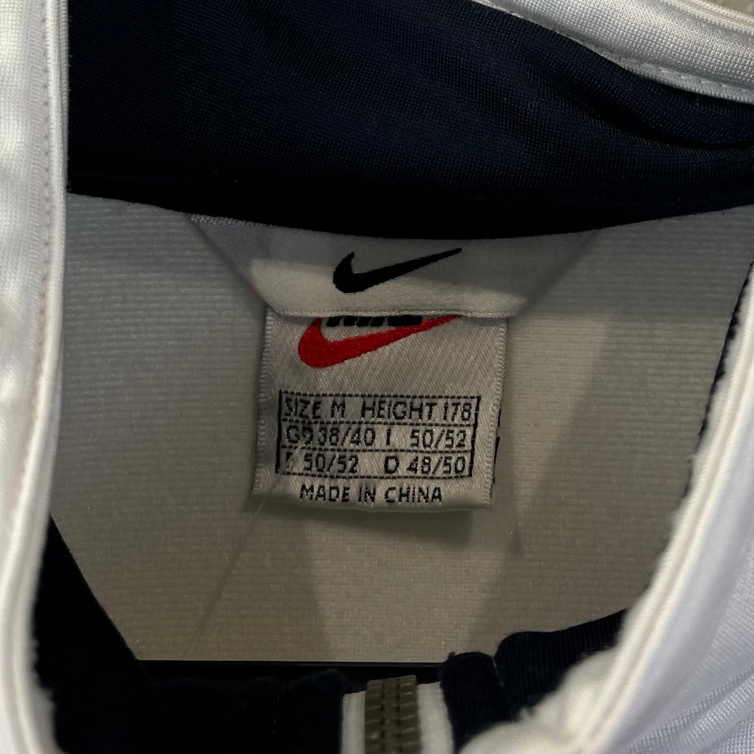 Nike 90er Trainingsjacke bestickt M - Vinverse