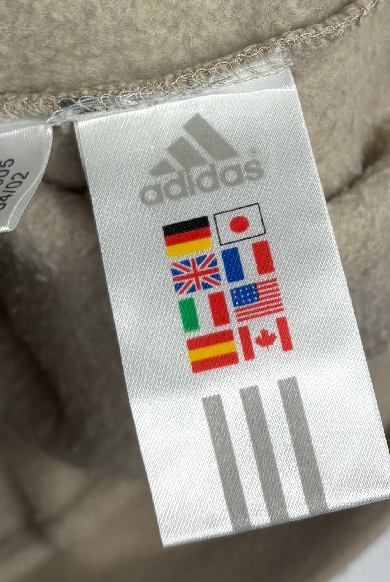 Adidas 2002 Y2K Sweater Beige S - Vinverse