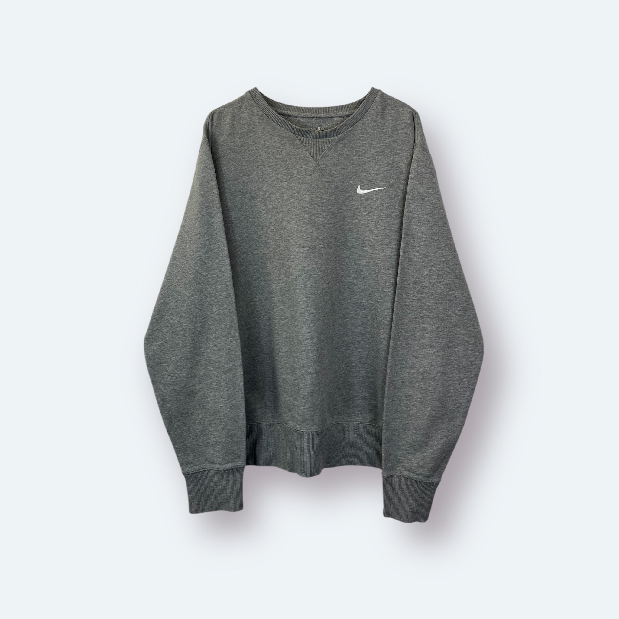 Nike Basic Sweater Small Logo bestickt L - Vinverse