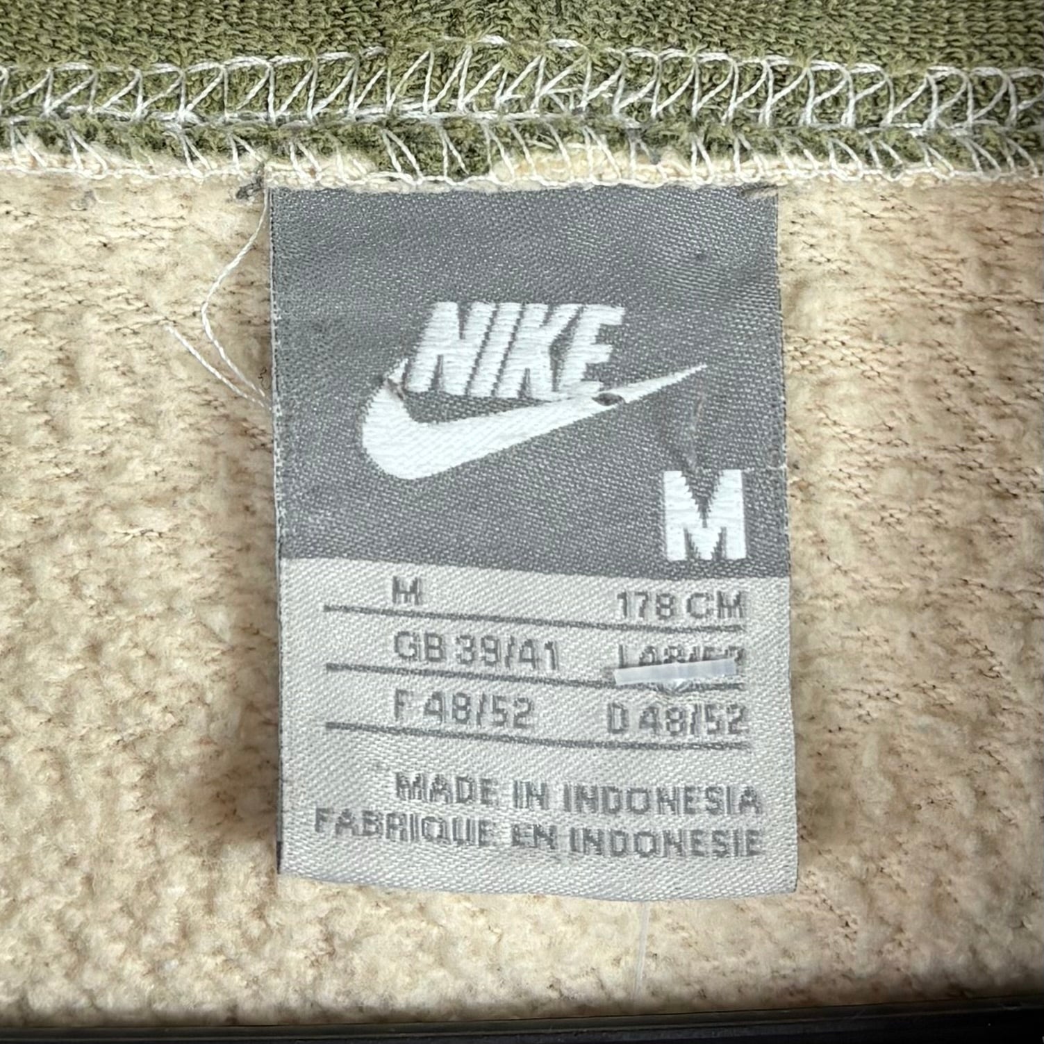 Nike 2000s Zip Hoodie Beige M - Vinverse