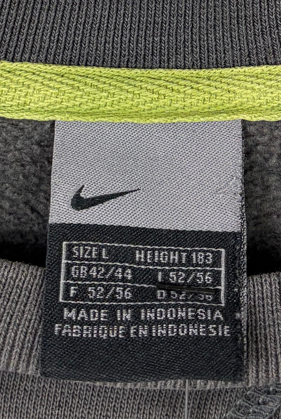 Nike 2000s Big Logo Sweater Braun L - Vinverse