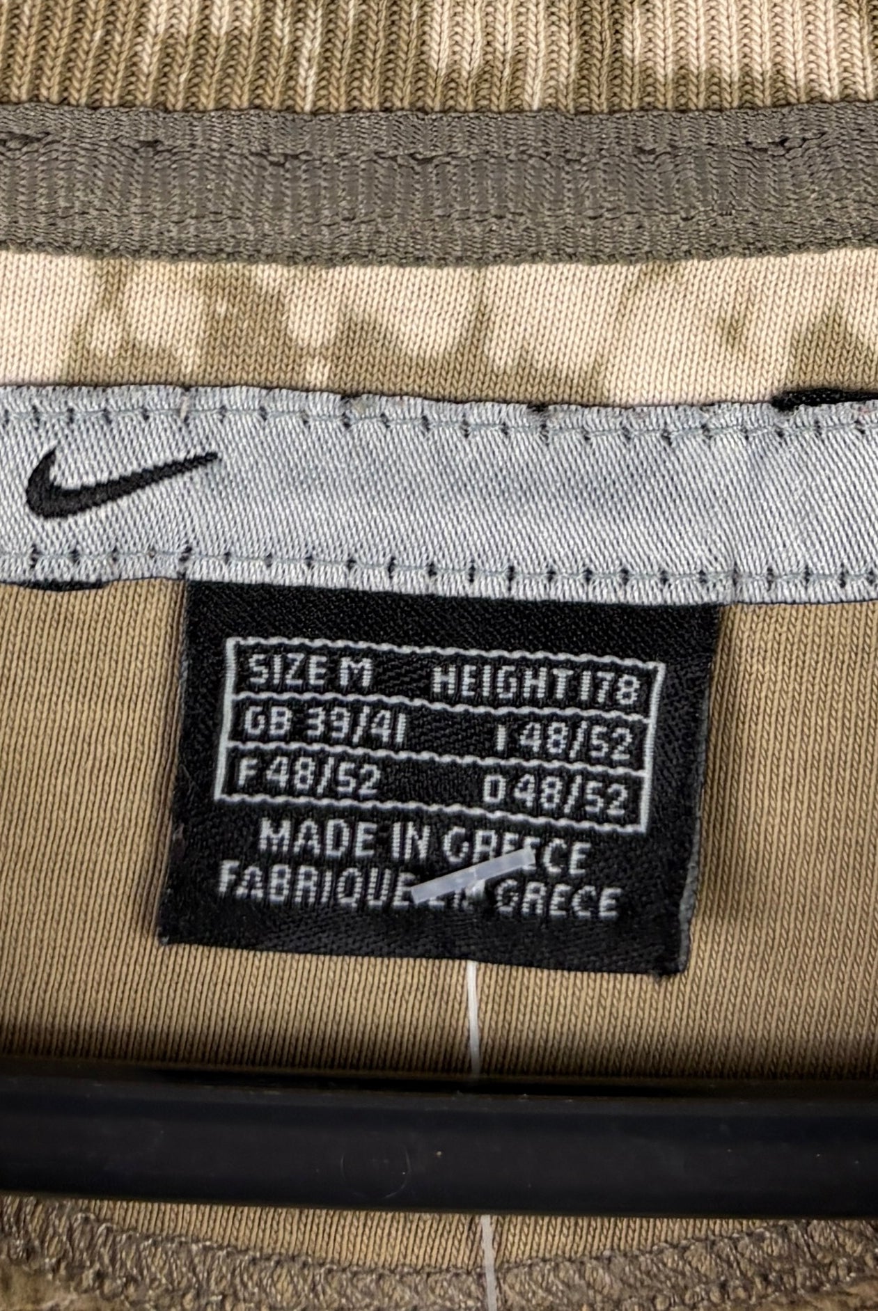 Nike 2000s Y2K Re:Bleach Sweater Distressed M - Vinverse