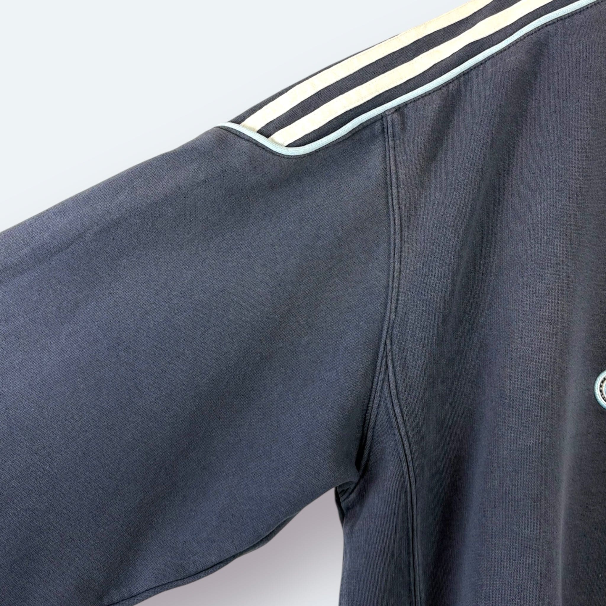 Adidas 2002 Big Logo Sweater Washed Blau L - Vinverse