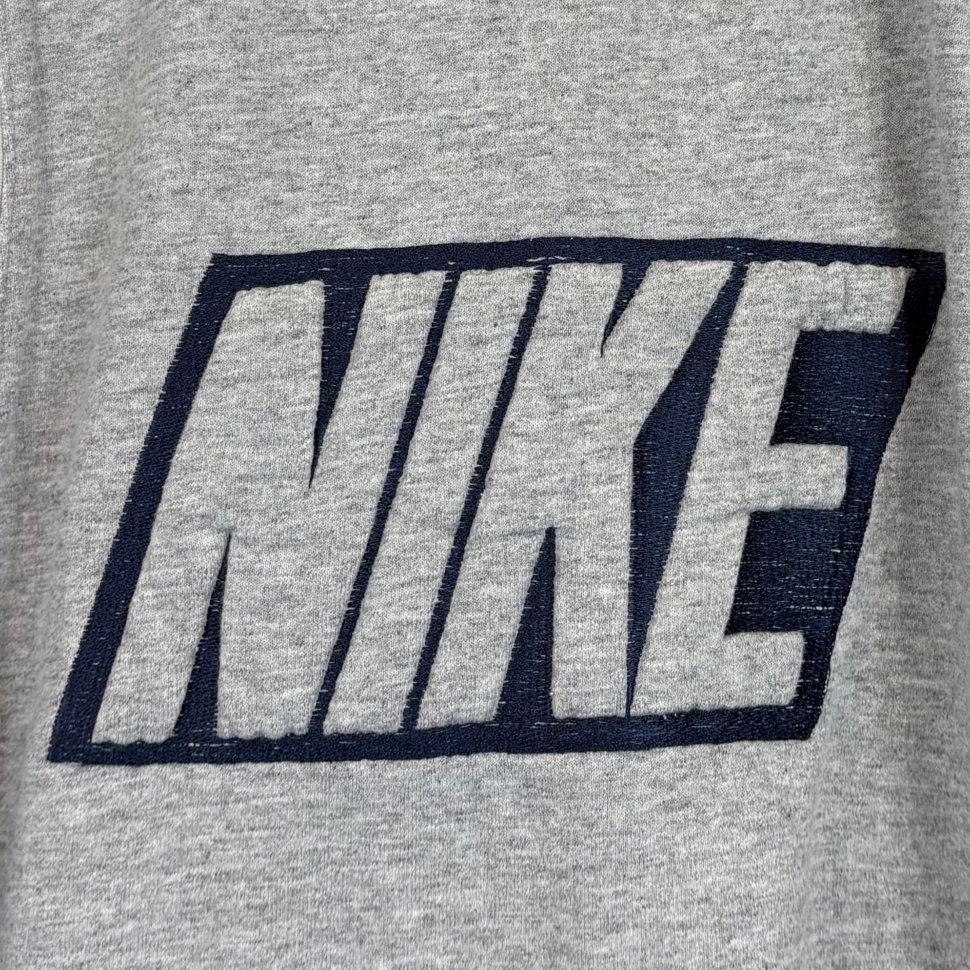 Nike Big Logo Sweater Grau M - Vinverse