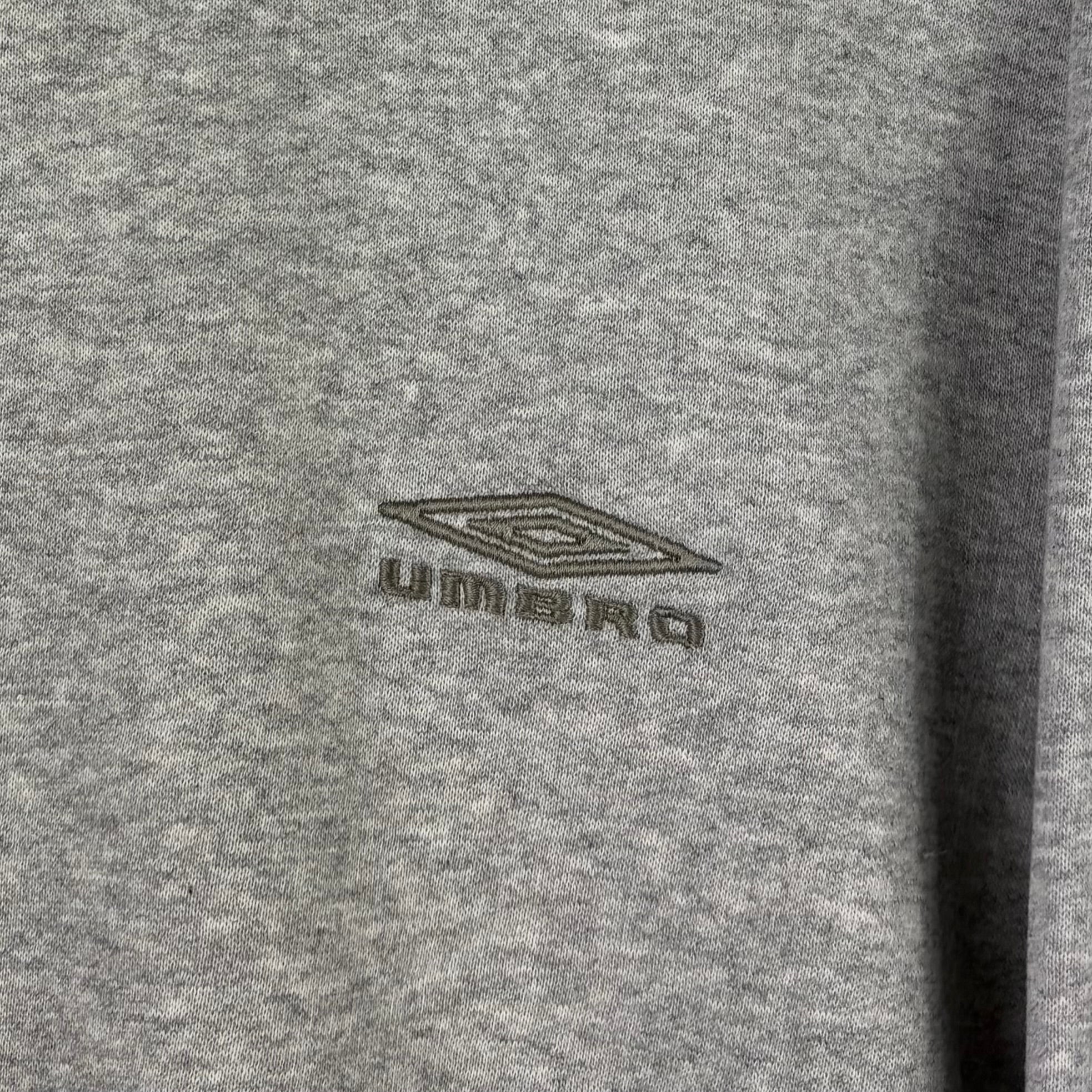 Umbro Sweater Small Logo Grau M - Vinverse