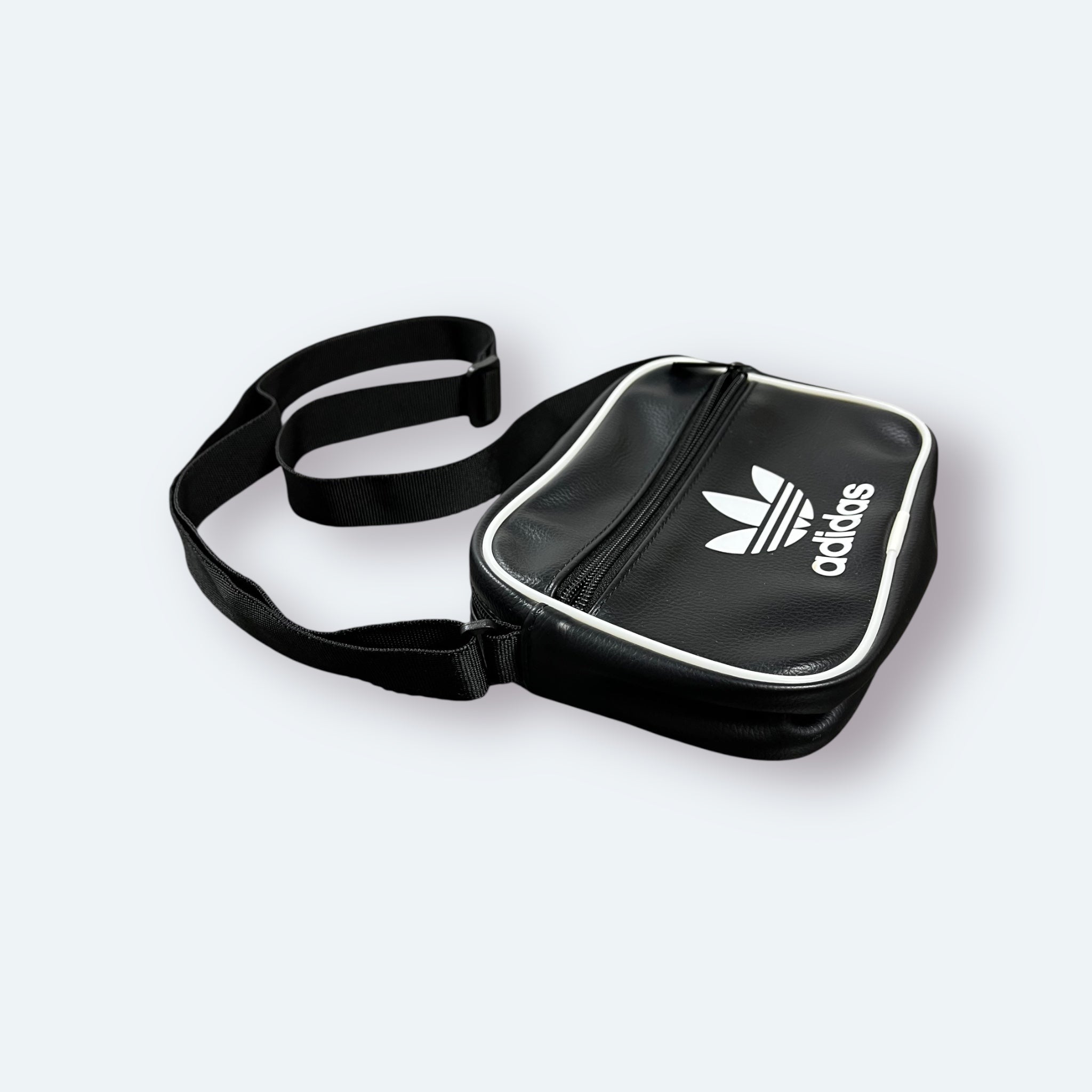 Adidas - Vinverse