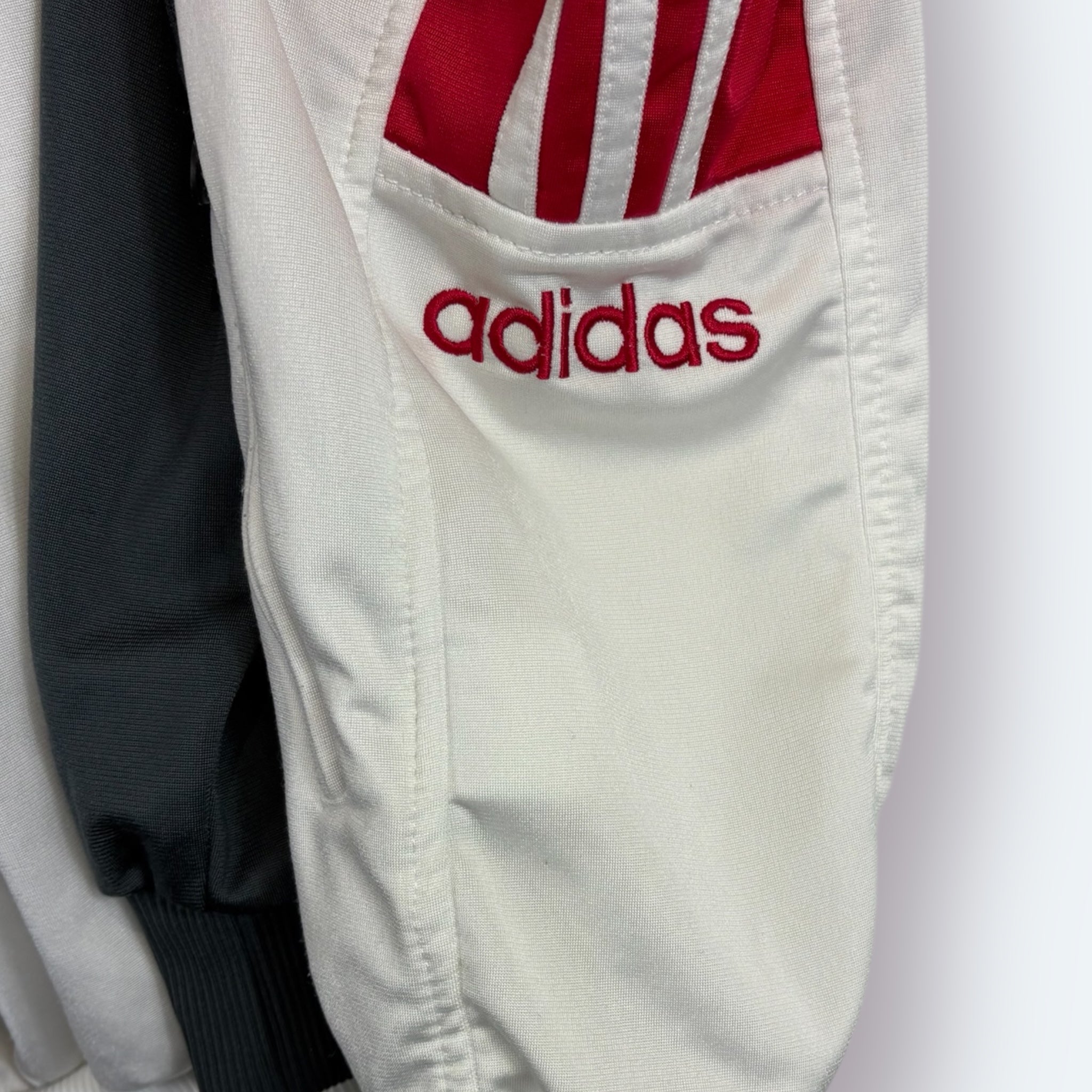 Adidas - Vinverse