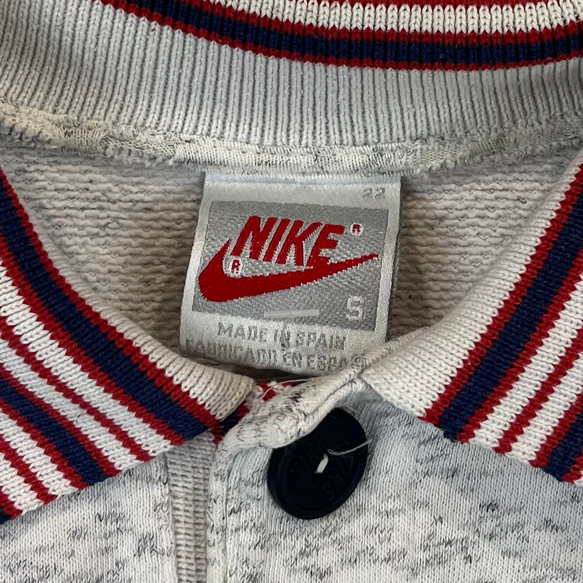 Nike 90er Vintage Sweater bestickt Grau S - Vinverse