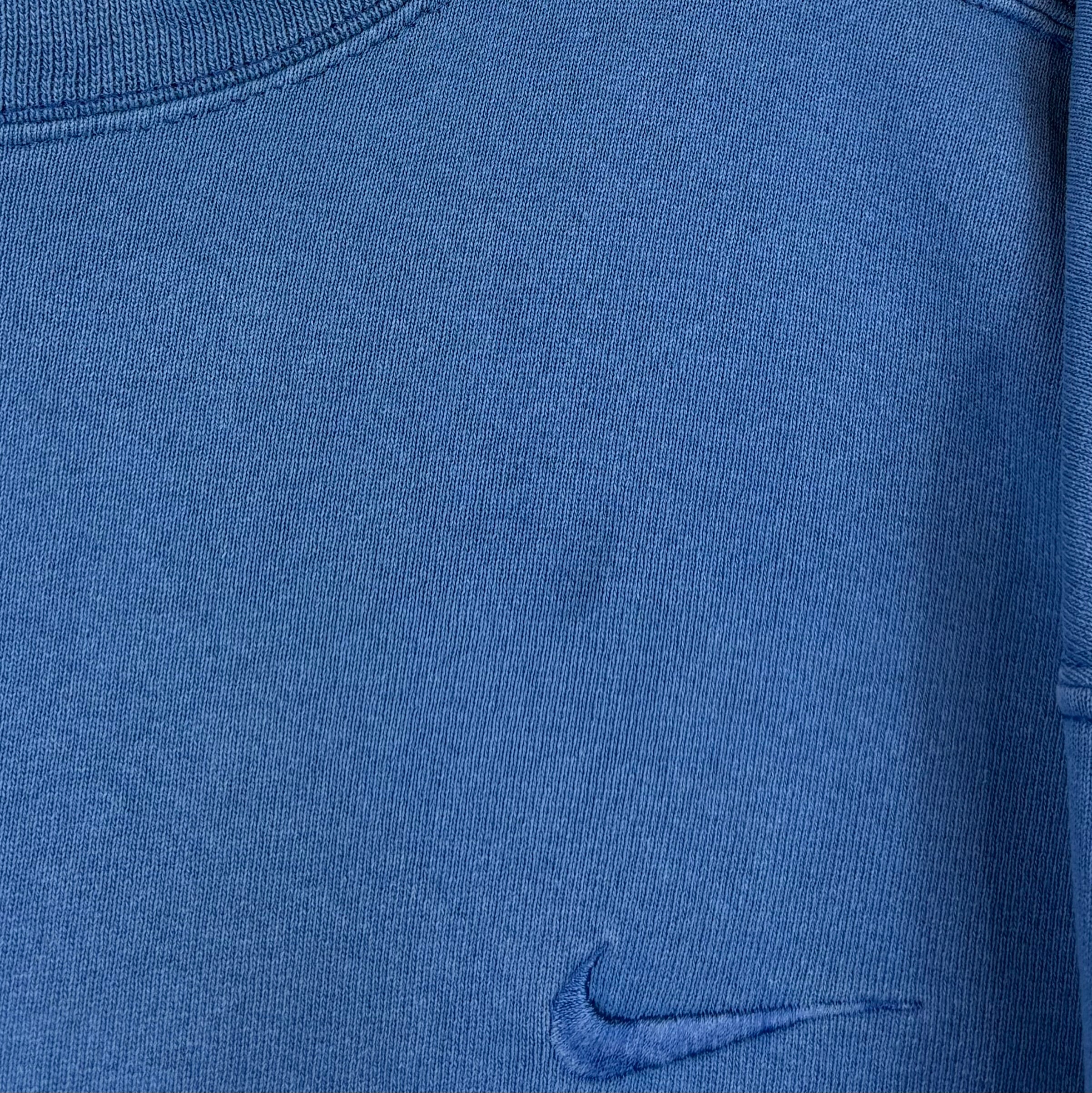 Nike - ausgeleiert, mehrere kleine Macken am Rücken - Vinverse