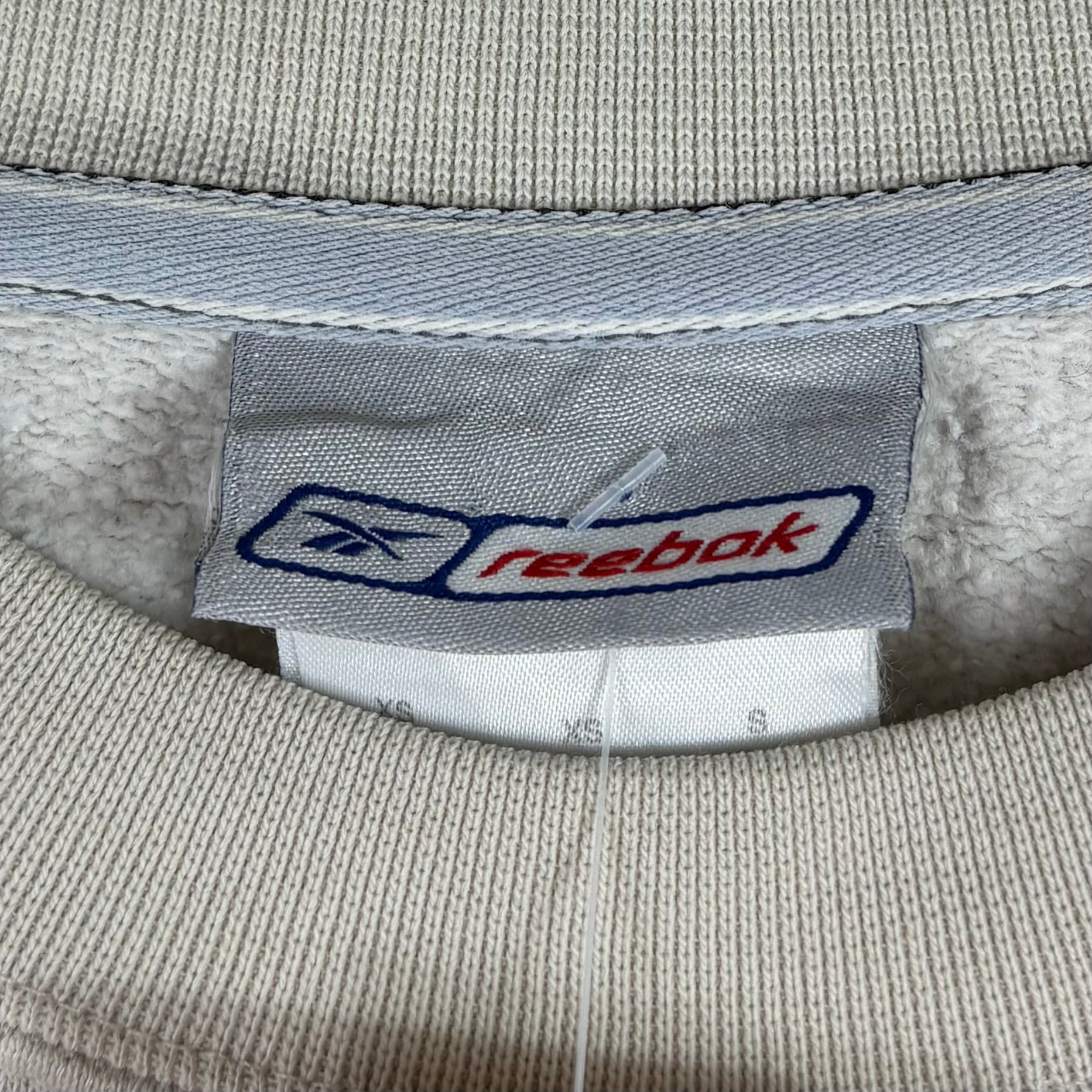 Reebok 2000s Sweater Beige M - Vinverse