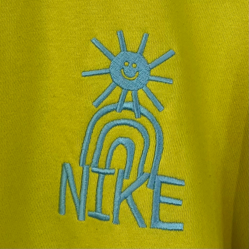 Nike Sweater bestickt mit Backprint Gelb M - Vinverse