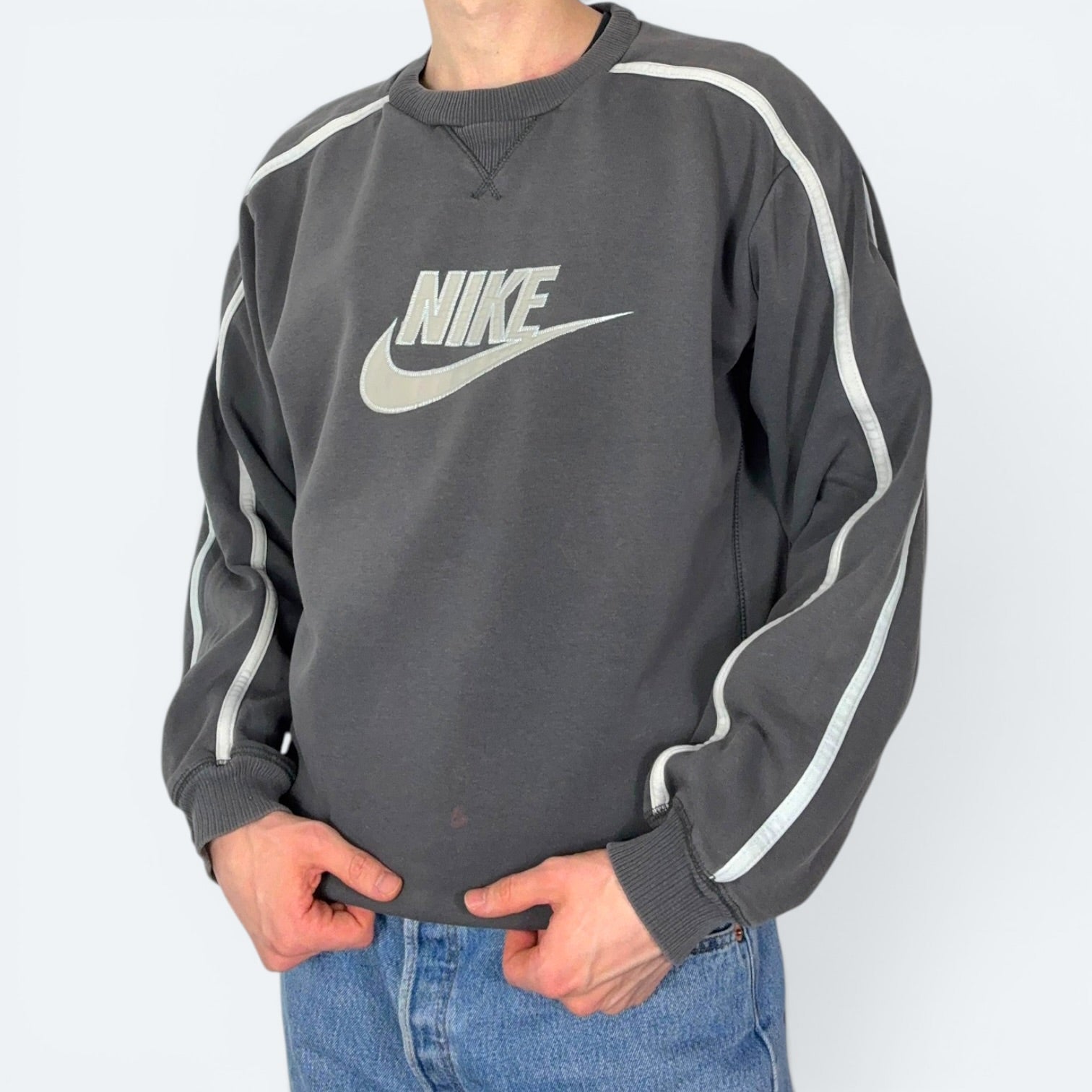Nike Sweater 2000s Braun M - Vinverse
