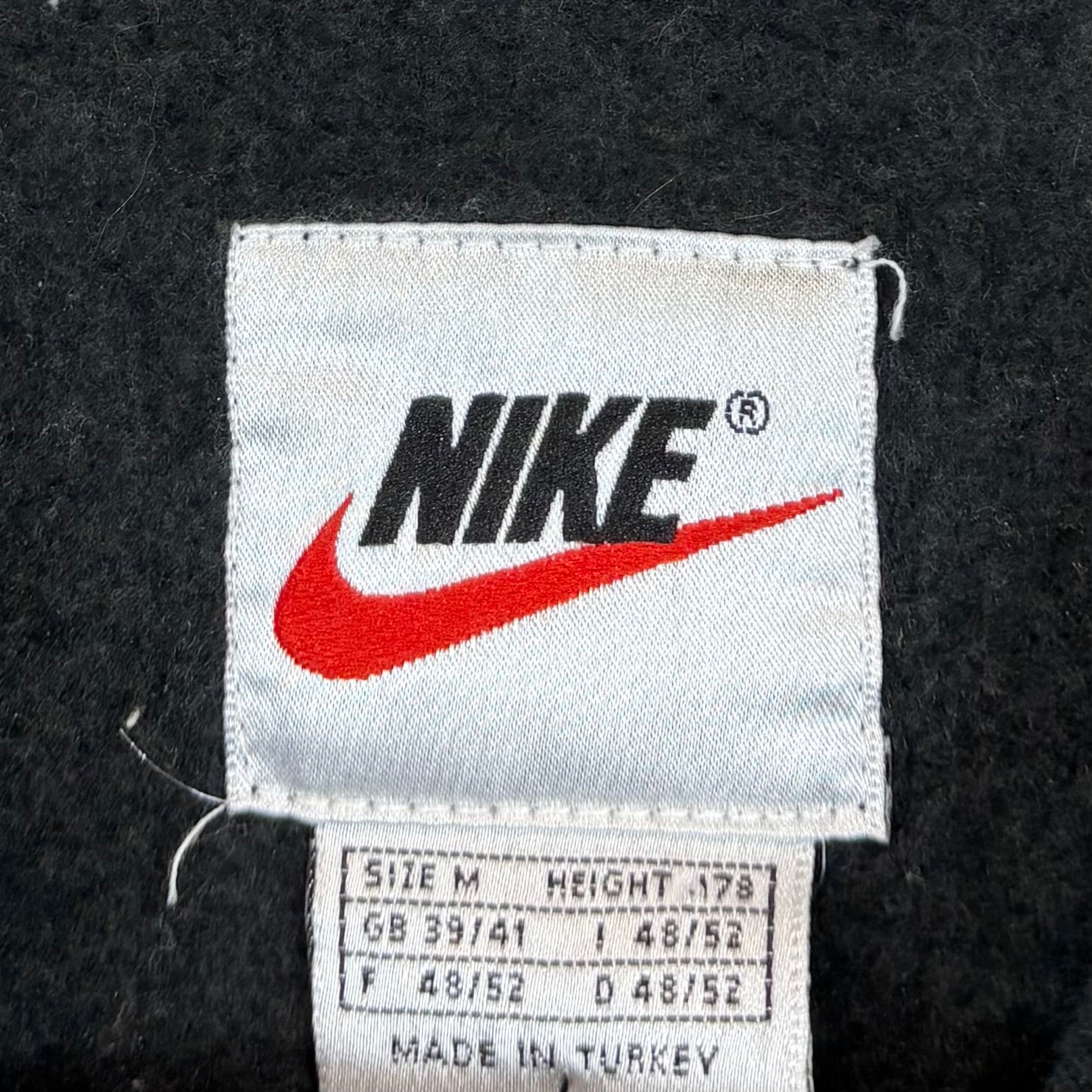 Nike Sweater Small Logo M - Vinverse