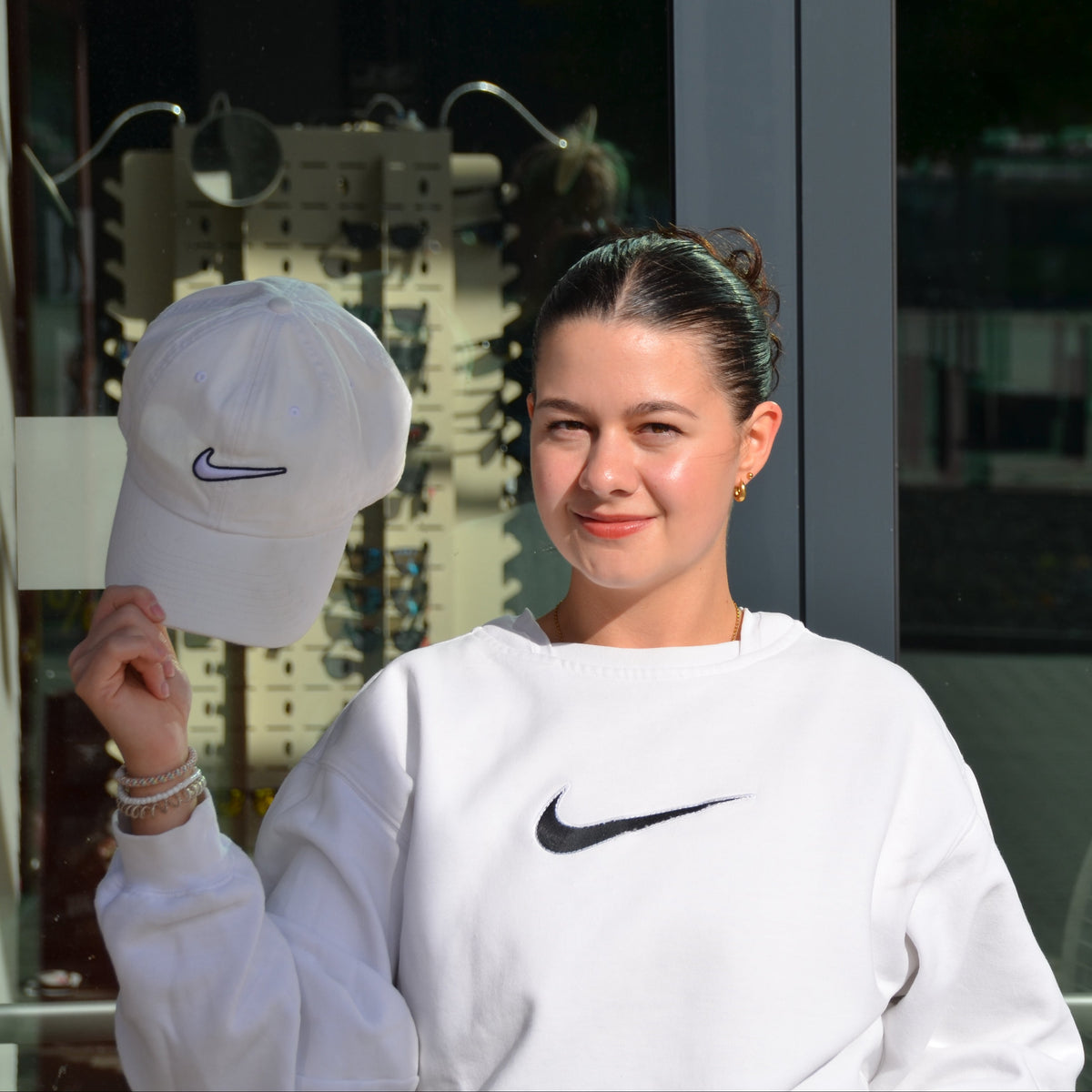 Nike Sweater und Cap Vintage 90s Center Swoosh Weiß VINVERSE
