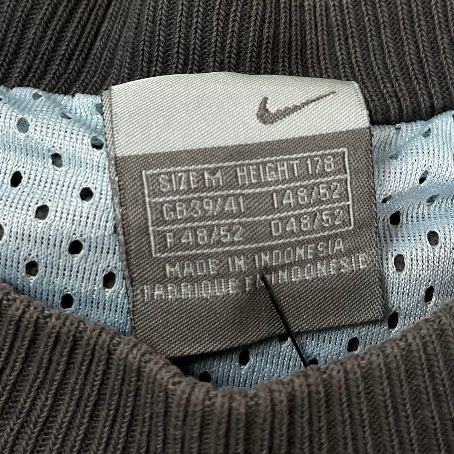 Nike Sweater 2000s Braun M - Vinverse