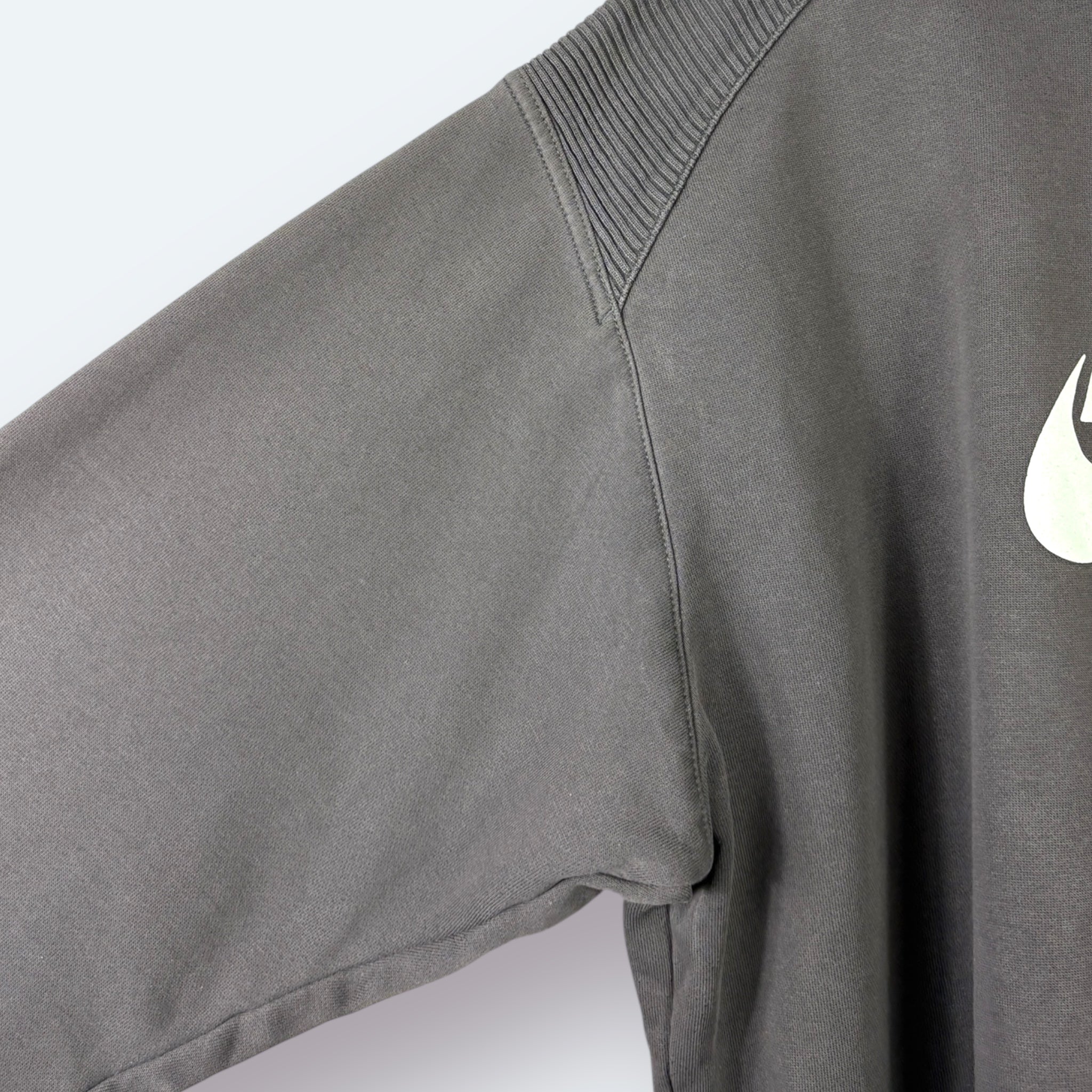 Nike 2000s Big Logo Sweater Braun L - Vinverse