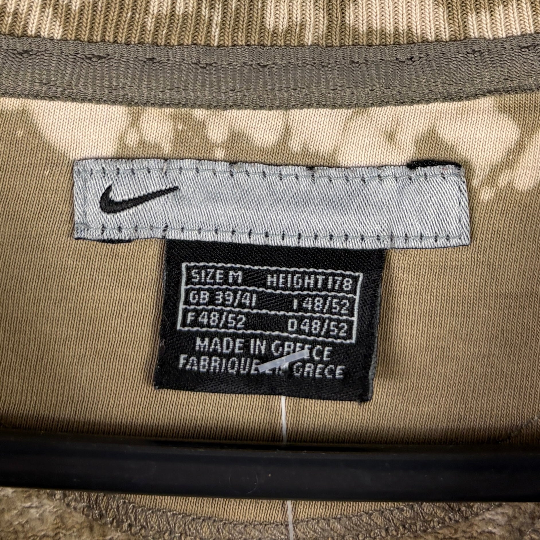 Nike 2000s Y2K Re:Bleach Sweater Distressed M - Vinverse