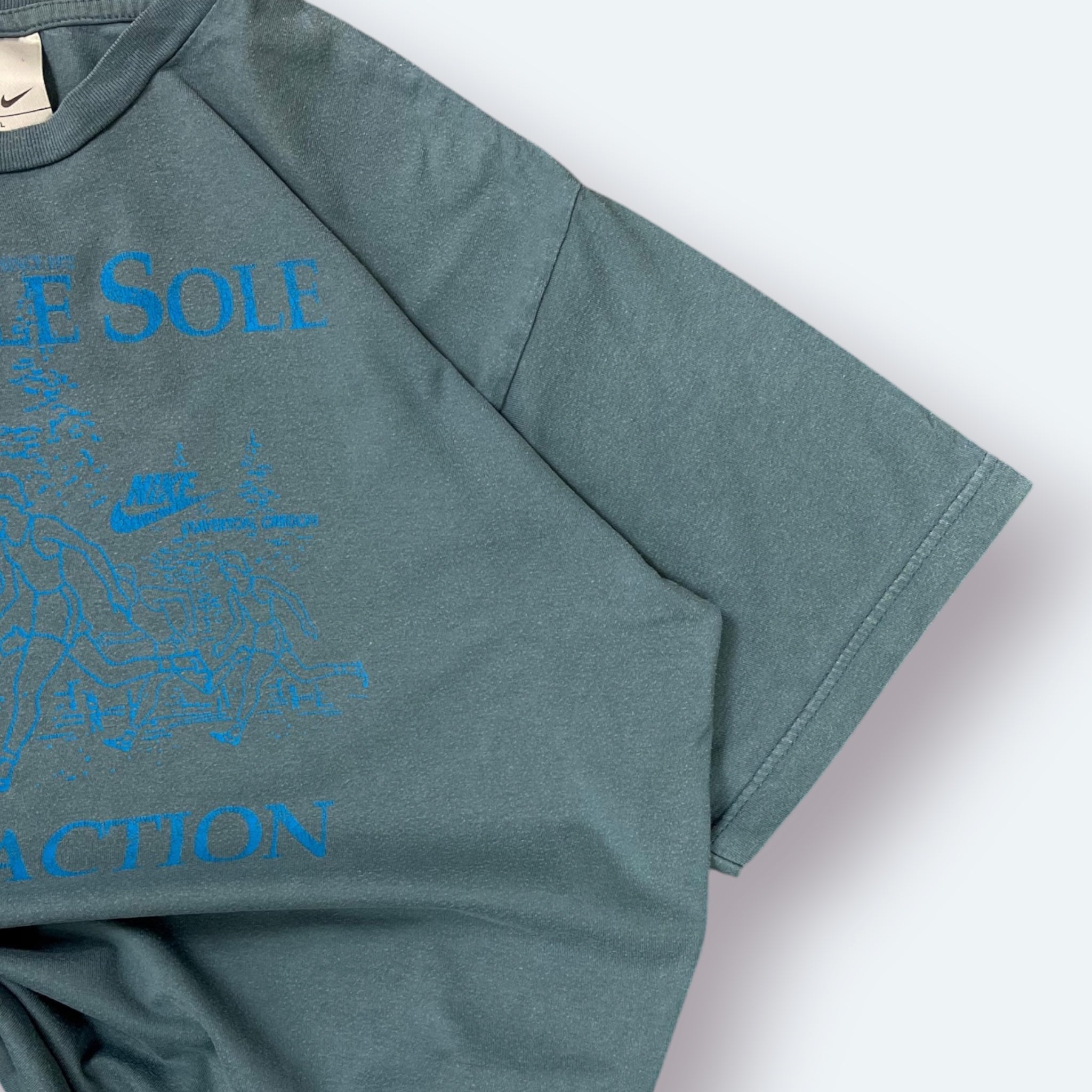 Nike Graphic Shirt 2000s Marathon Waffle Sole For Traction L - Vinverse